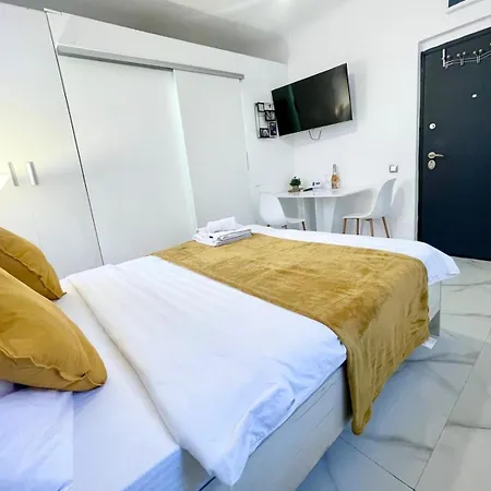 Old Town House Aparthotel